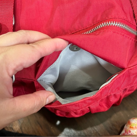 BAGGALLINI laptop travel bag. Red 12”x13” Nylon convertible with many pockets - Picture 6 of 16